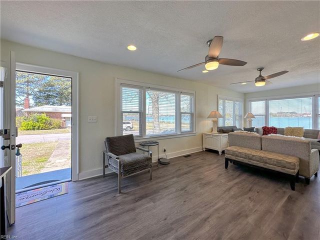 55 Greenbrier RD, Portsmouth, VA 23707