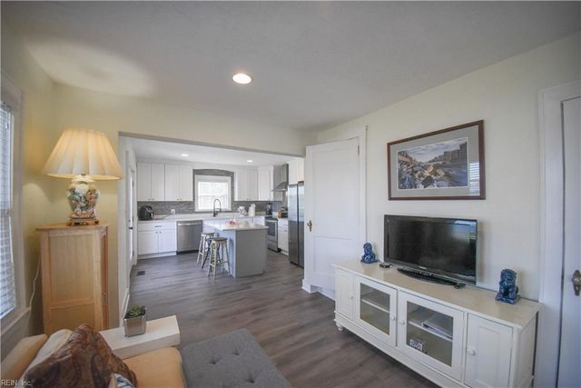 55 Greenbrier RD, Portsmouth, VA 23707