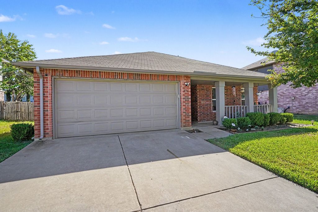 3136 Pine Valley Drive, Grand Prairie, TX 75052 — exterior