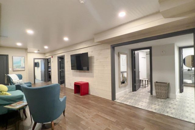 156 Teaticket Highway, Falmouth, MA 02540