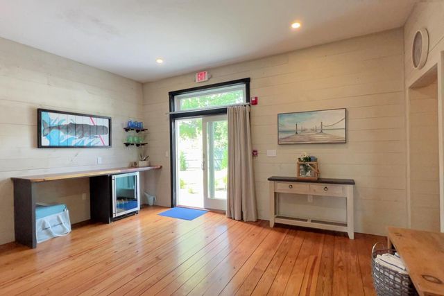 156 Teaticket Highway, Falmouth, MA 02540
