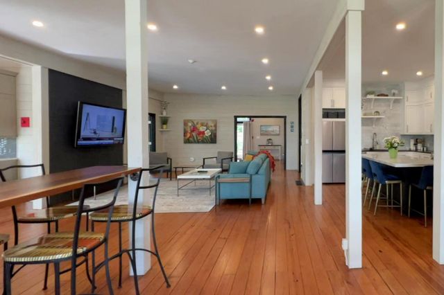 156 Teaticket Highway, Falmouth, MA 02540