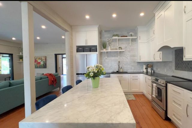 156 Teaticket Highway, Falmouth, MA 02540