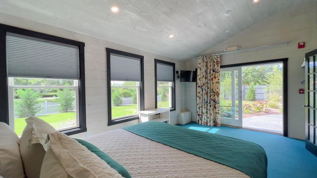 156 Teaticket Highway, Falmouth, MA 02540