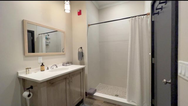 156 Teaticket Highway, Falmouth, MA 02540