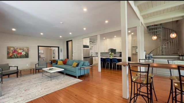 156 Teaticket Highway, Falmouth, MA 02540