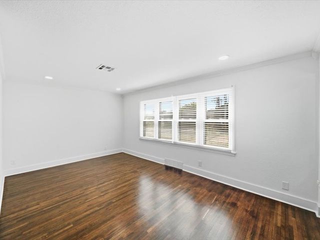 9148 E Latimer Place N, Tulsa, OK 74115