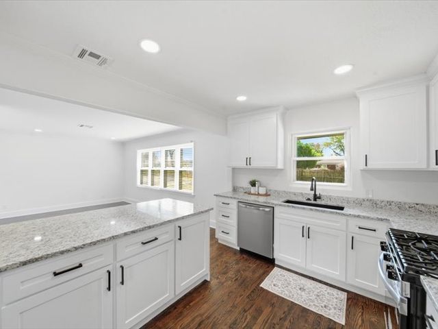 9148 E Latimer Place N, Tulsa, OK 74115