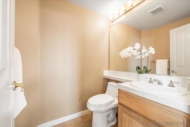 2109 Woodland Heights, Escondido, CA 92026