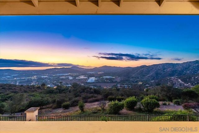 2109 Woodland Heights, Escondido, CA 92026