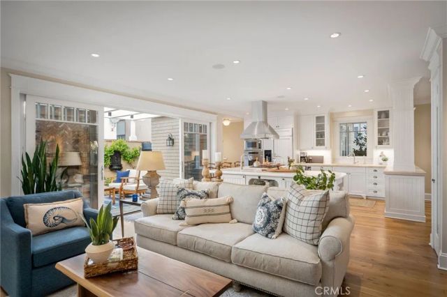 33 Palermo Walk, Long Beach, CA 90803