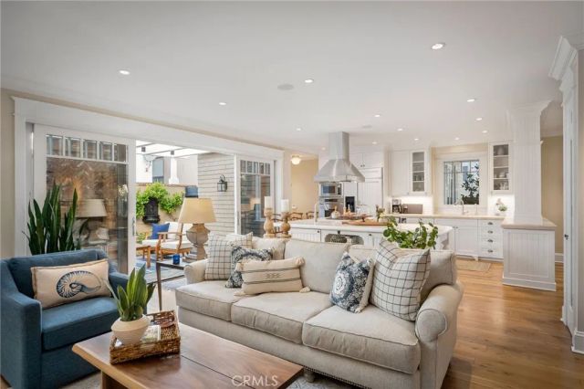 33 Palermo Walk, Long Beach, CA 90803