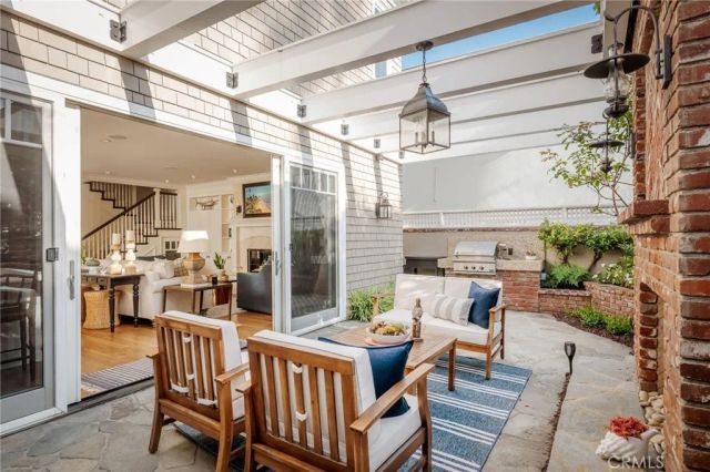33 Palermo Walk, Long Beach, CA 90803