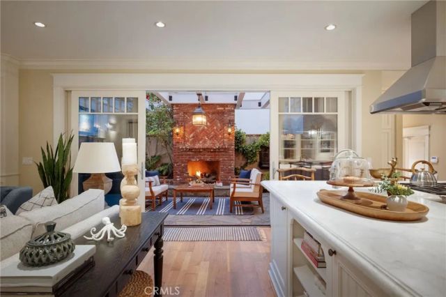 33 Palermo Walk, Long Beach, CA 90803