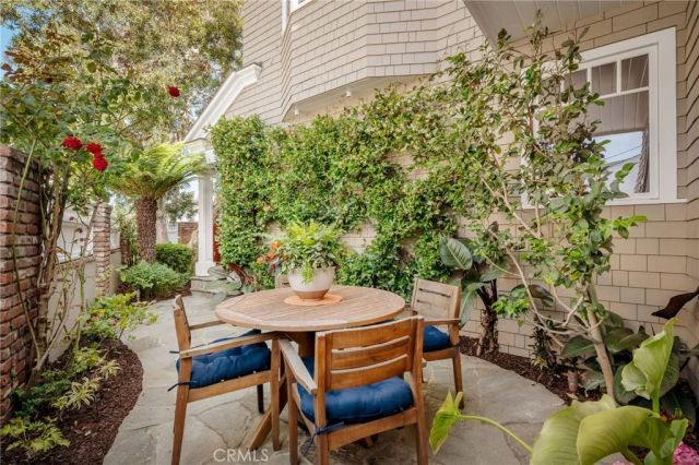 33 Palermo Walk, Long Beach, CA 90803
