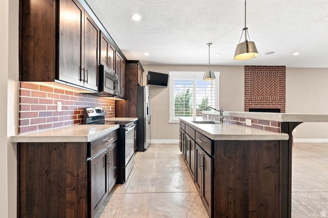2628 E PRAIRIE DR, Eagle Mountain, UT 84005