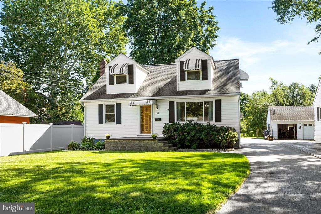 101 BENNETT PL, HIGHTSTOWN, NJ 08520 — photo 2