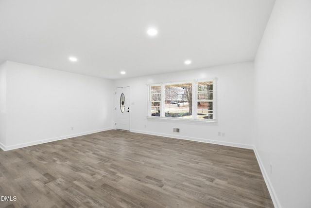 208 Lynnwood Estates Drive, Knightdale, NC 27545