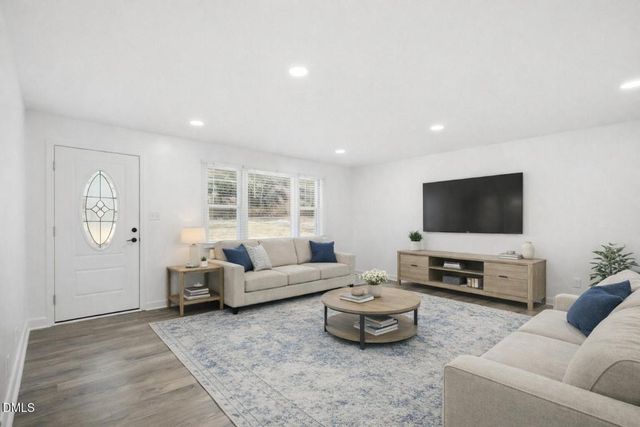 208 Lynnwood Estates Drive, Knightdale, NC 27545