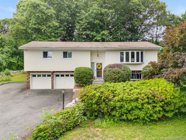 5 Gardineer Road, Putnam Valley, NY 10579