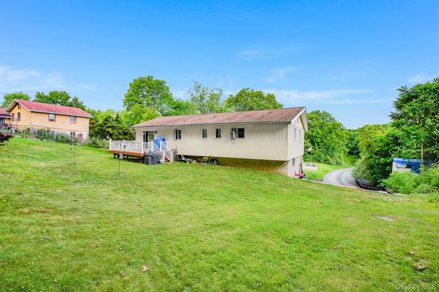 5 Gardineer Road, Putnam Valley, NY 10579