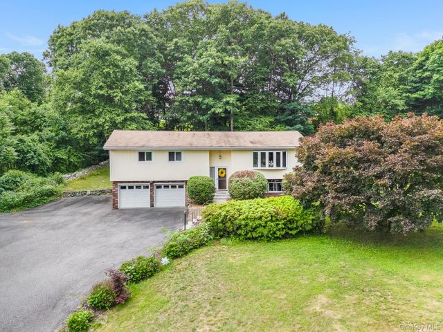 5 Gardineer Road, Putnam Valley, NY 10579