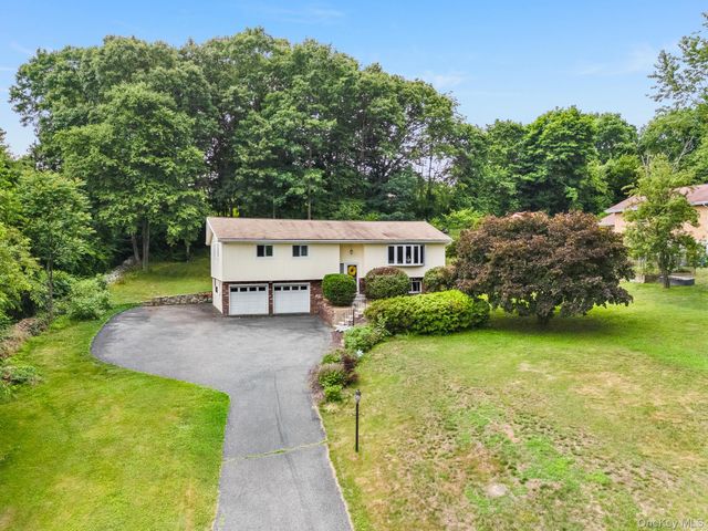 5 Gardineer Road, Putnam Valley, NY 10579
