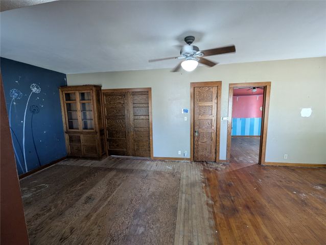 625 S 3rd Avenue W, Newton, IA 50208