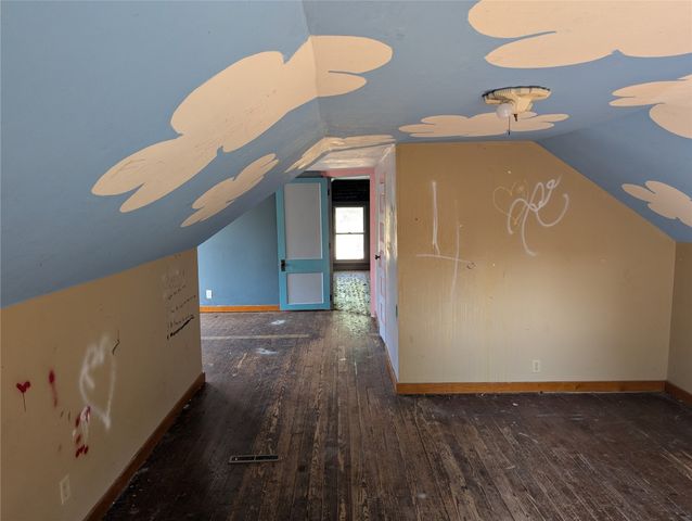 625 S 3rd Avenue W, Newton, IA 50208