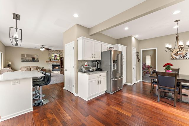 301 E 125th Avenue, Crown Point, IN 46307