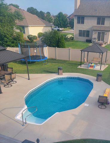 301 E 125th Avenue, Crown Point, IN 46307