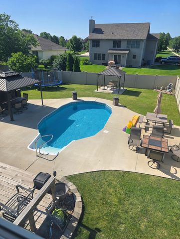 301 E 125th Avenue, Crown Point, IN 46307