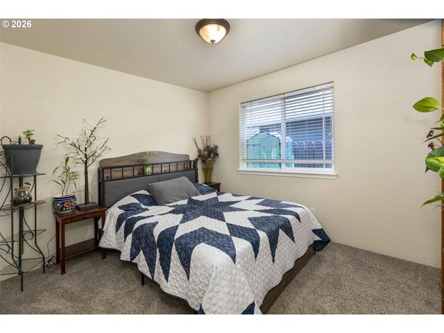 1440 GEORGE TWEED Blvd, Grants Pass, OR 97527