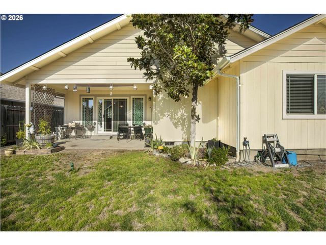 1440 GEORGE TWEED Blvd, Grants Pass, OR 97527