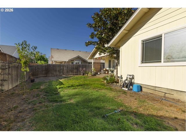 1440 GEORGE TWEED Blvd, Grants Pass, OR 97527