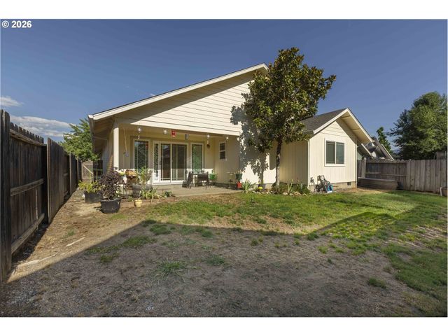 1440 GEORGE TWEED Blvd, Grants Pass, OR 97527