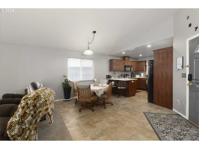 1440 GEORGE TWEED Blvd, Grants Pass, OR 97527