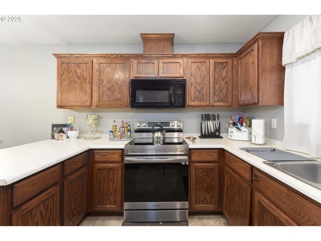 1440 GEORGE TWEED Blvd, Grants Pass, OR 97527