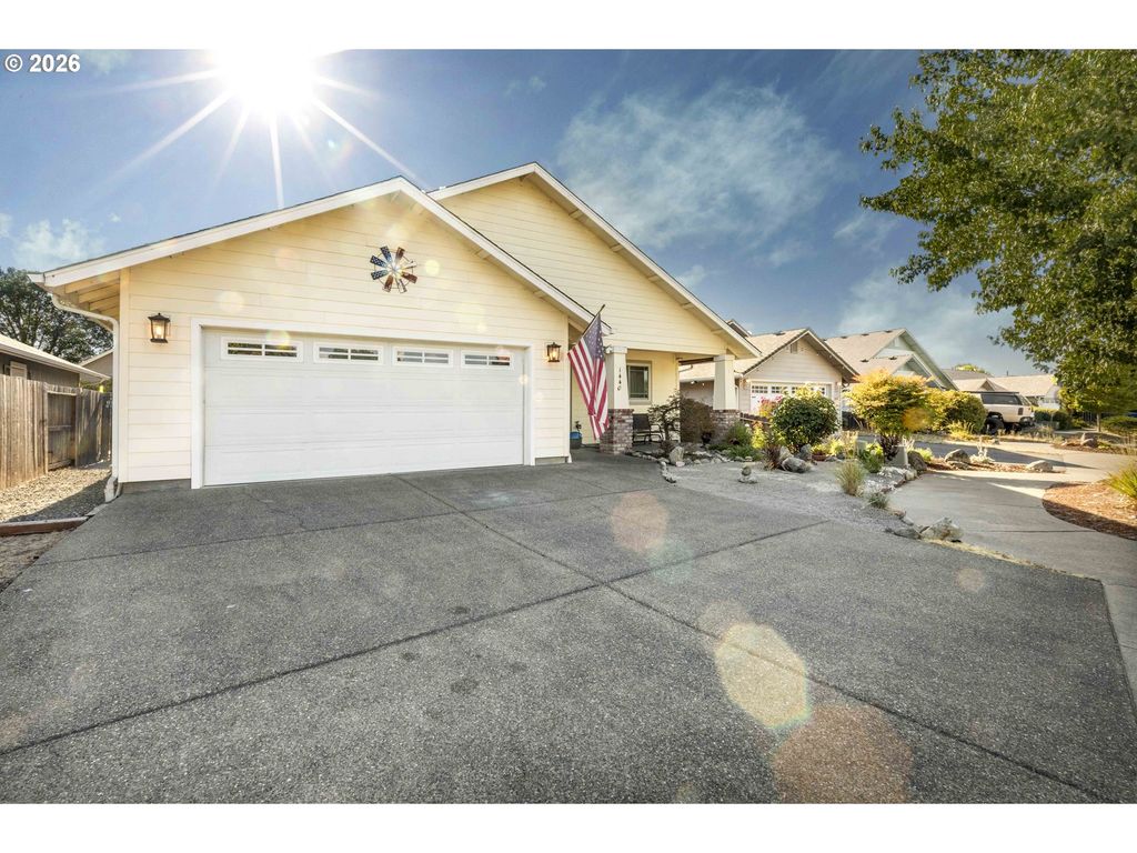 1440 GEORGE TWEED Blvd, Grants Pass, OR 97527