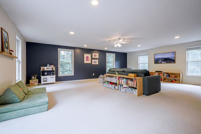 121 Birkdale Road, Bedford, NH 03110