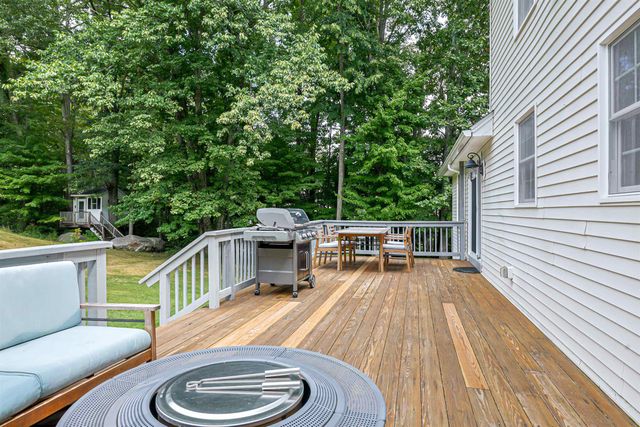 121 Birkdale Road, Bedford, NH 03110
