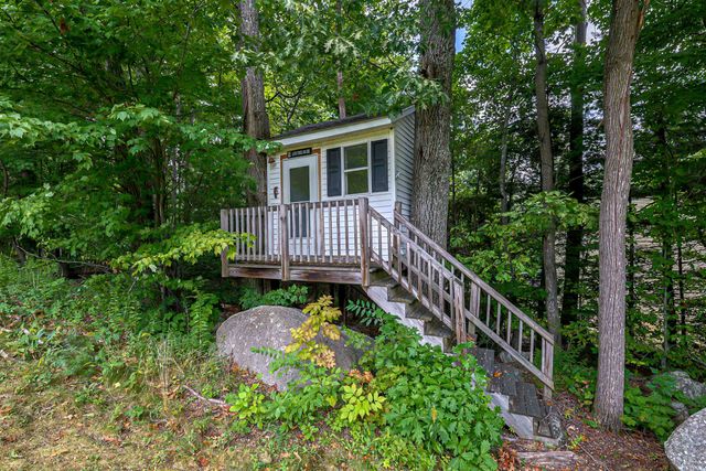 121 Birkdale Road, Bedford, NH 03110