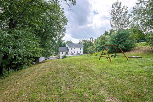121 Birkdale Road, Bedford, NH 03110