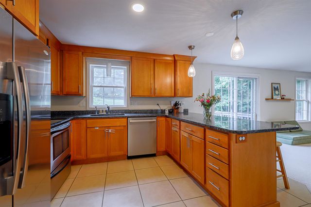 121 Birkdale Road, Bedford, NH 03110