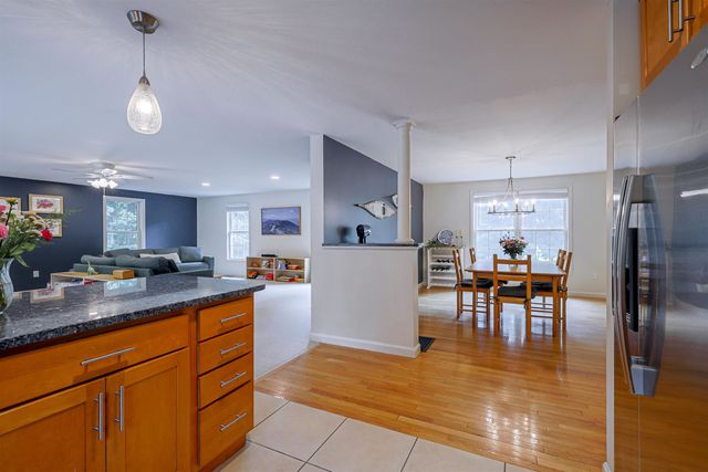 121 Birkdale Road, Bedford, NH 03110