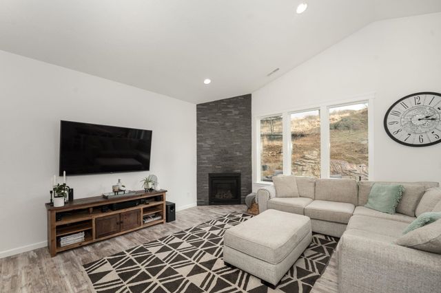 2717 Seabiscuit Dr, Veradale, WA 99037