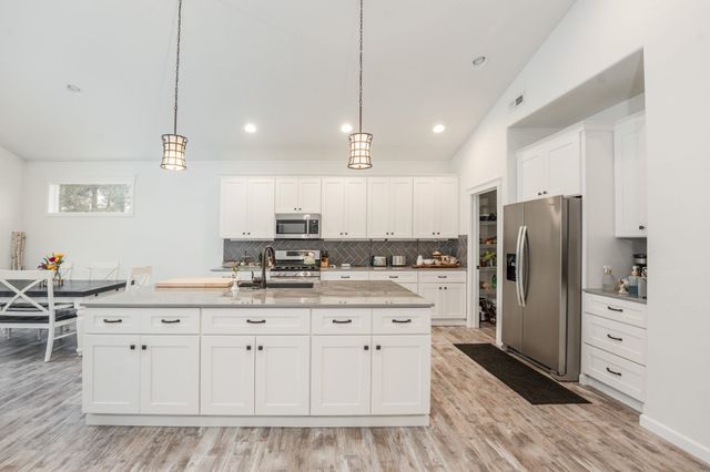 2717 Seabiscuit Dr, Veradale, WA 99037