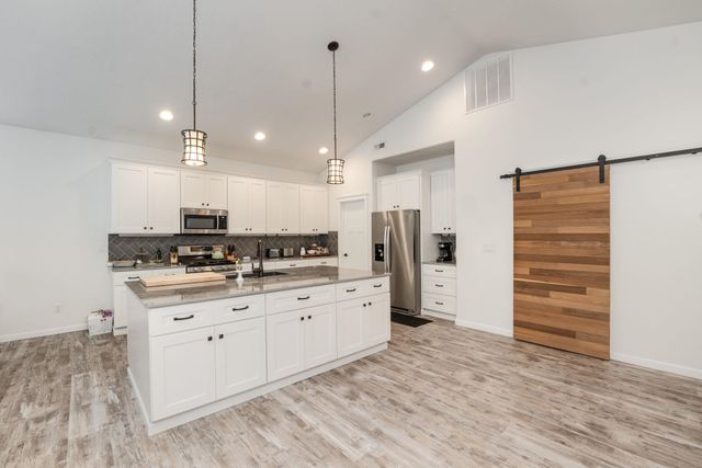 2717 Seabiscuit Dr, Veradale, WA 99037