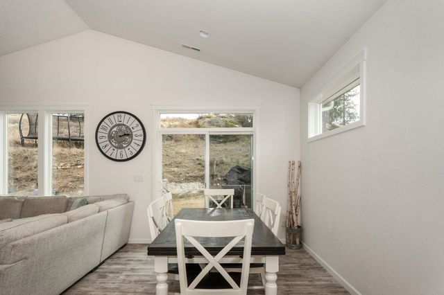 2717 Seabiscuit Dr, Veradale, WA 99037