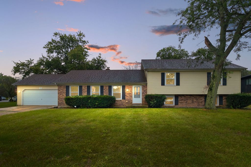 944 Carol Lane, Crete, IL 60417